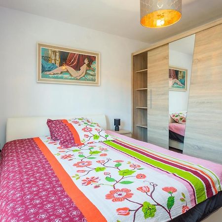 Sunny Apartment Ili Near Amfiteatar Pula Exterior foto