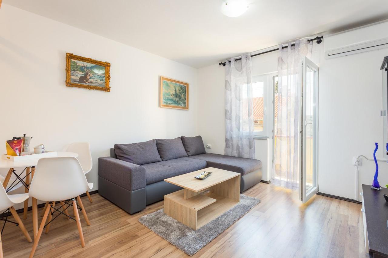 Sunny Apartment Ili Near Amfiteatar Pula Exterior foto
