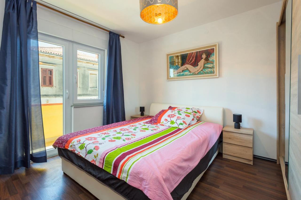 Sunny Apartment Ili Near Amfiteatar Pula Exterior foto
